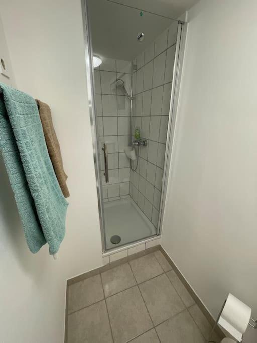 Comfortable Apartment In Commercial Centre Унтерахинг Екстериор снимка