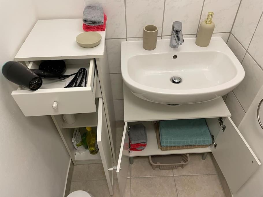 Comfortable Apartment In Commercial Centre Унтерахинг Екстериор снимка