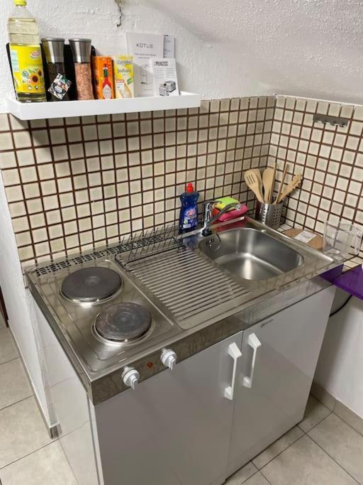 Comfortable Apartment In Commercial Centre Унтерахинг Екстериор снимка